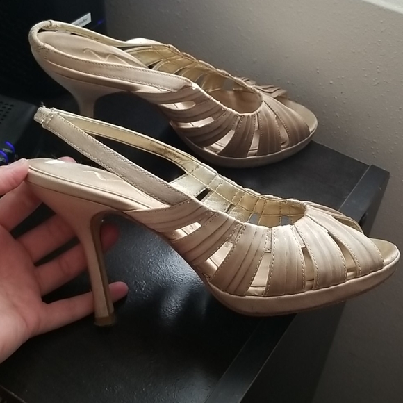 Heels - Picture 3 of 3